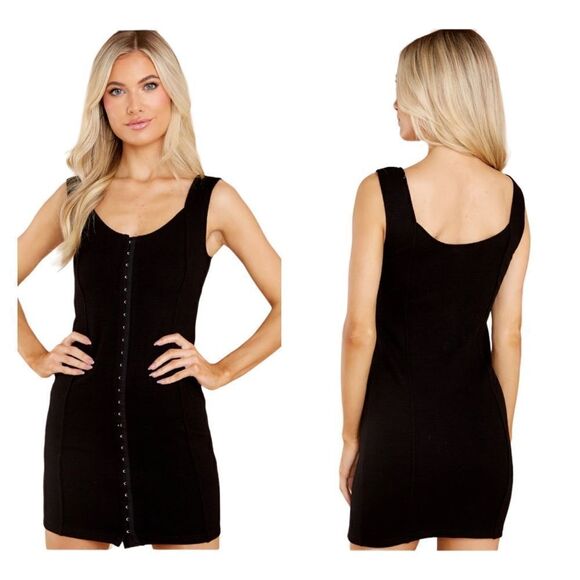 BB Dakota Dresses & Skirts - NWT BB Dakota Eyelets Up Here Mini Dress M